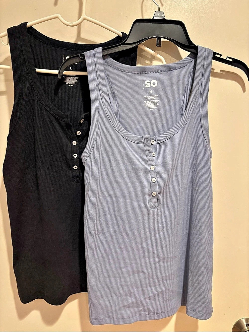 Two-SO Ribbed Tank Tops in Black & Gray Size Medium and Large Like New